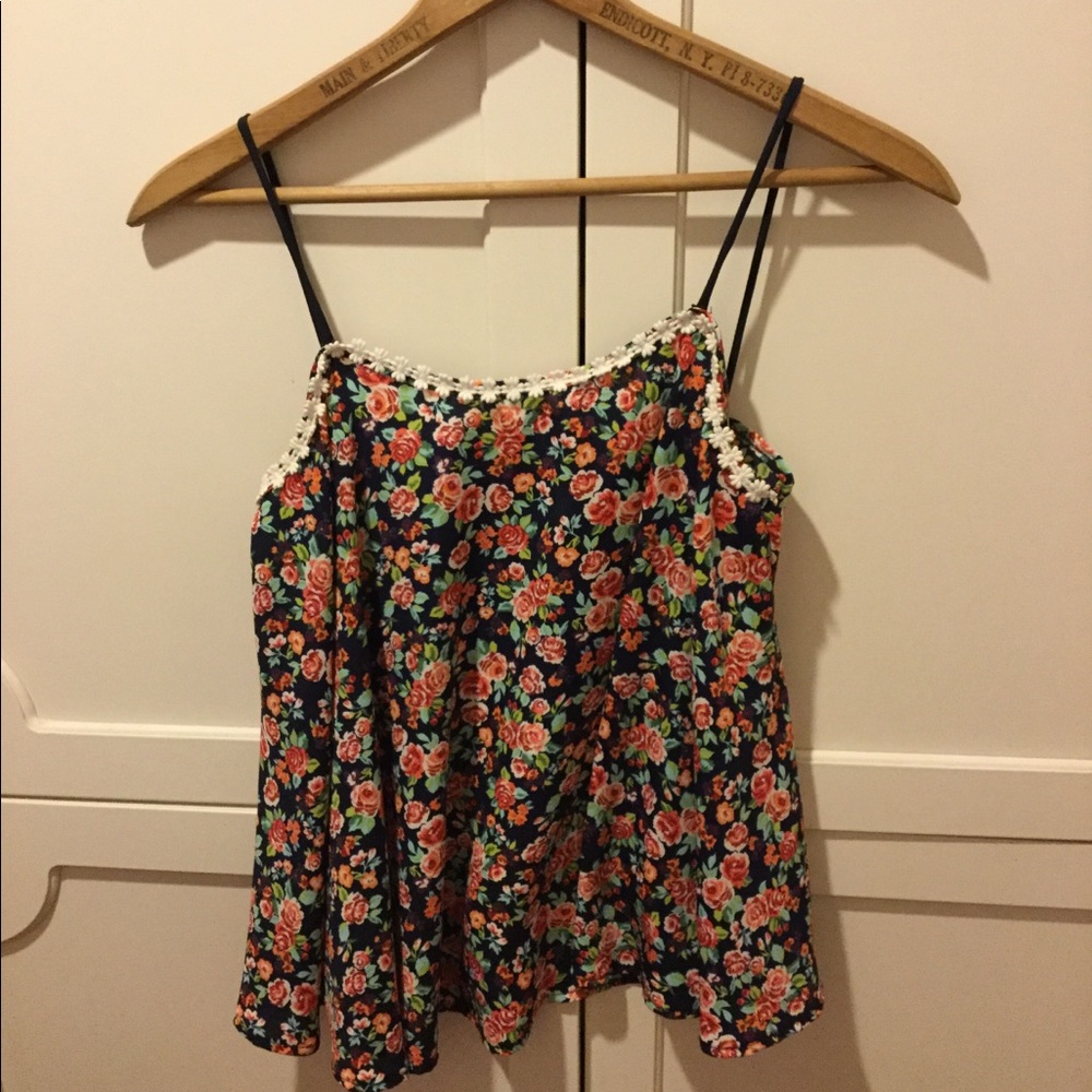 Floral Daisy Chain Swing Tank